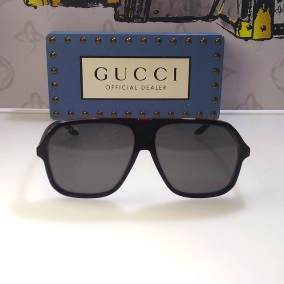 Model: GG0734s 001' Authentic Gucci unisex’s Oversized Sunglasses - Picture 4 of 9